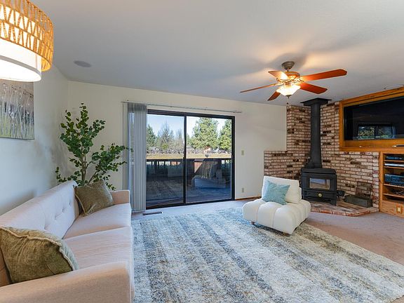 5th image of 2155 Gowan Way