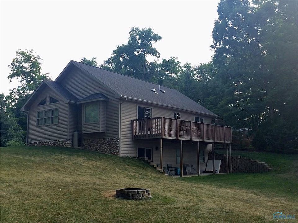 1st image of 524 Seneca Dr