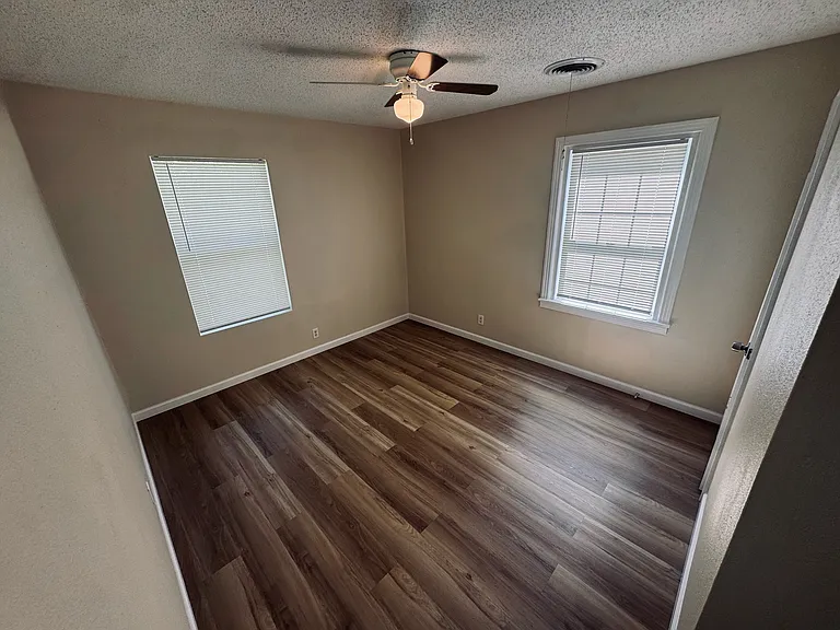 510 Kern Rd — Photo 15
