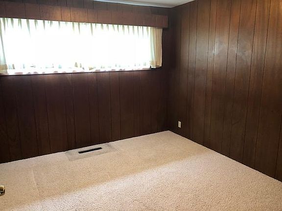 5th image of 7415 NE 58th St