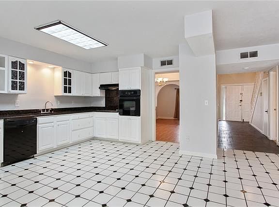 5th image of 4701 Tabony St