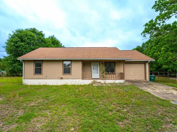 107 Windsor Dr, Crestview, FL 32539