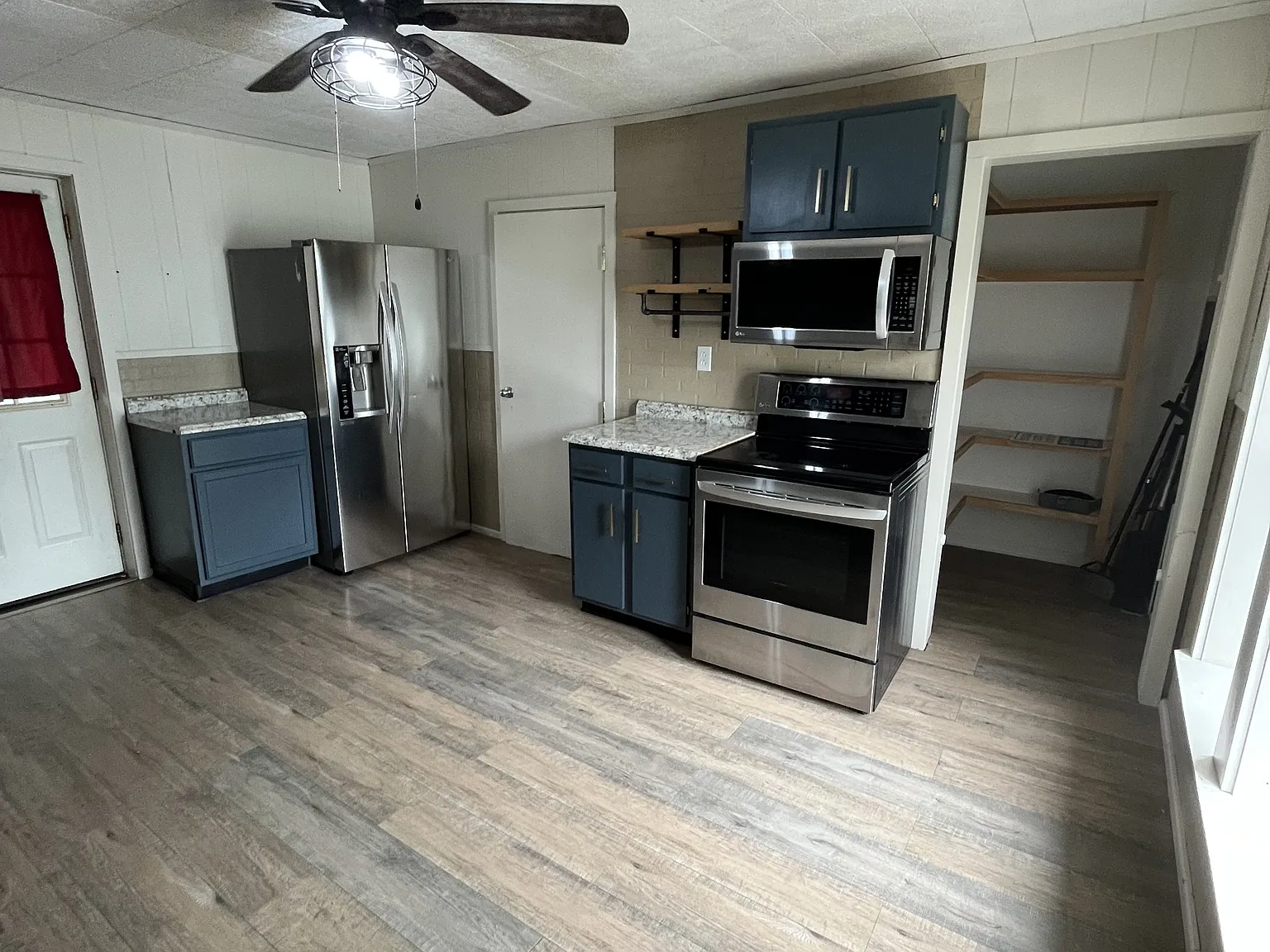 726 Sherman Street - Upper — Photo 2