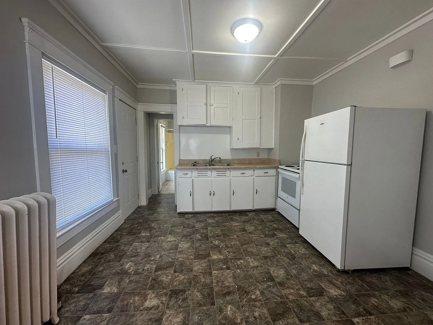 1 bed, 1.0 bath, $725 — Photo 2