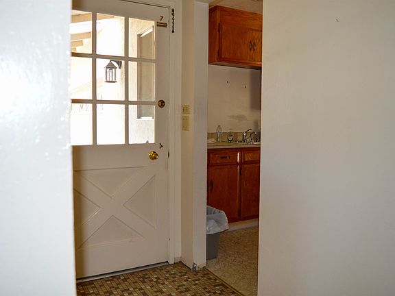 5th image of 1560 Heron Ave