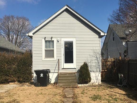 3rd image of 1024 Queen Ave