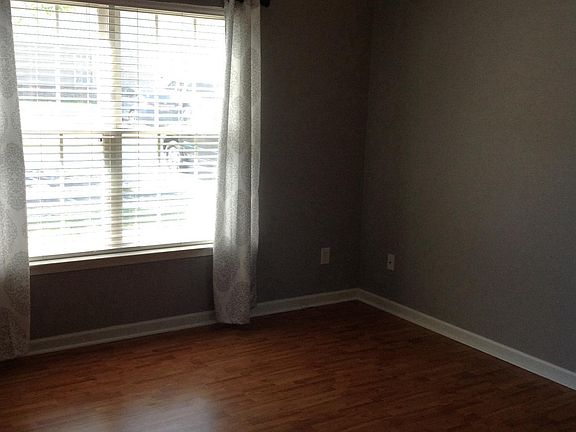 4th image of 148 Old Tavern Cir