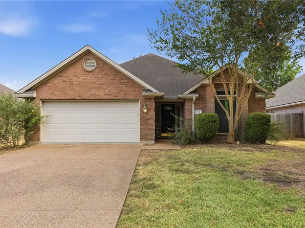 208 Bernburg Ct, College Station, TX 77845