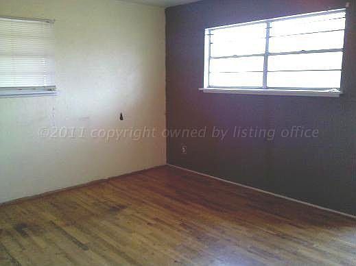 2nd image of 306 S Hoyne Ave