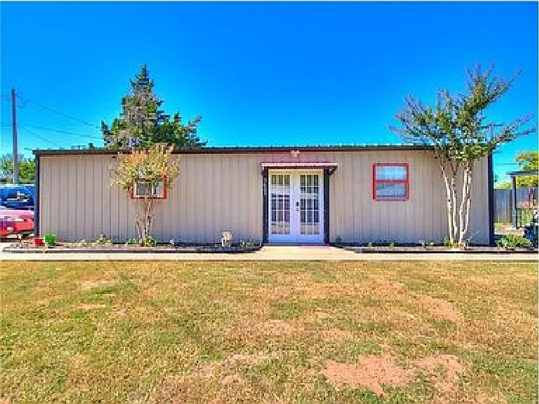 3609 SW 12th St — Photo 12