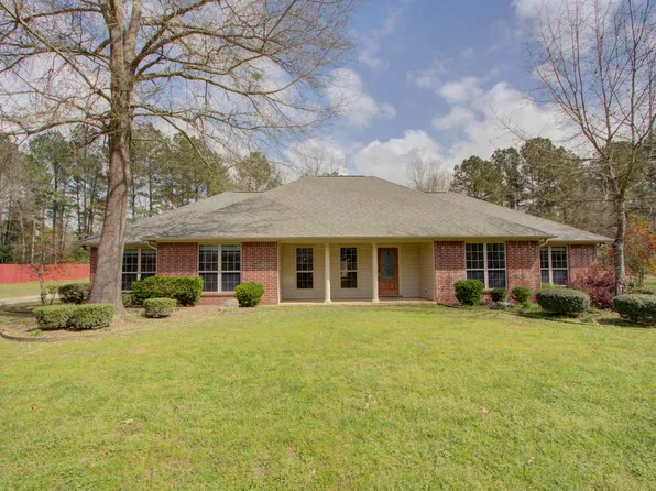 200 County Road 4132, Atlanta, TX 75551