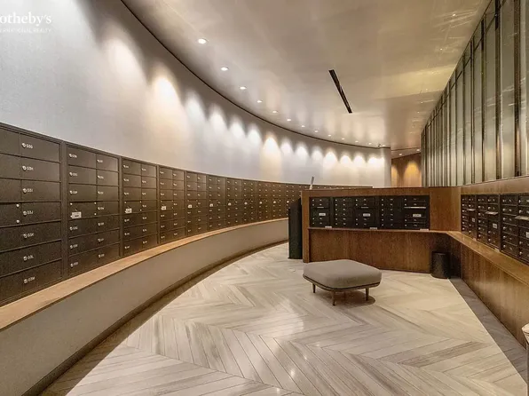 252 7th Avenue image 21 of 24