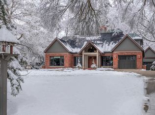 25 Sunset Rd, Bloomington, IL 61701