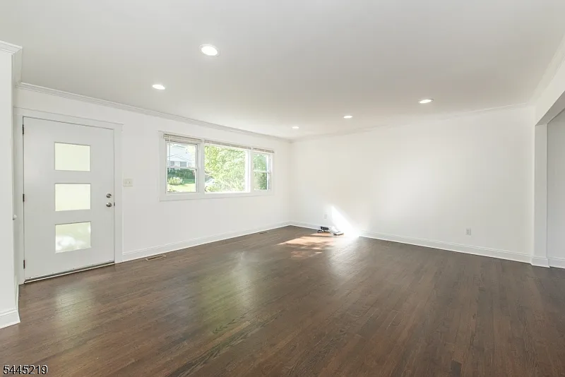 4 bed, 3.0 bath, $3,750 — Photo 4