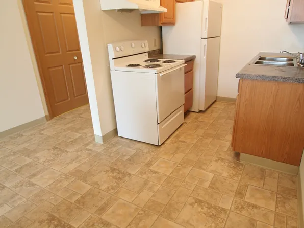 302 6th St SW #101, Kasson, MN 55944