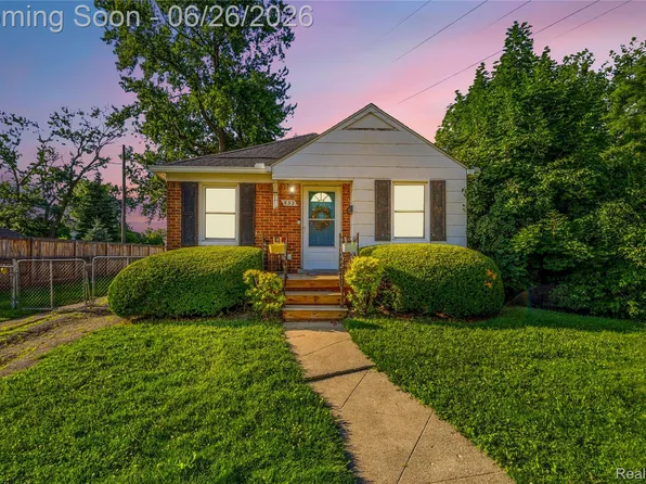 853 Wordsworth St, Ferndale, MI 48220
