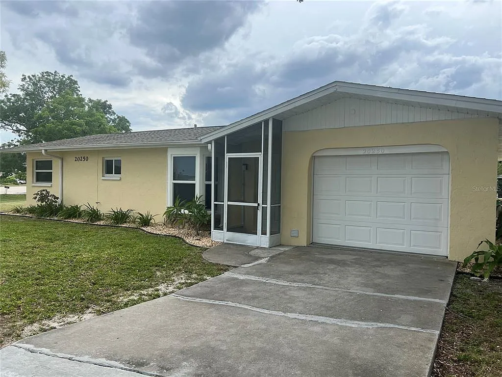 2 bed, 2.0 bath, 1052 sqft, $1,450 — Photo 2