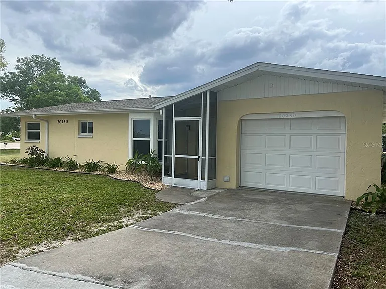 20250 Midway Blvd — Photo 2