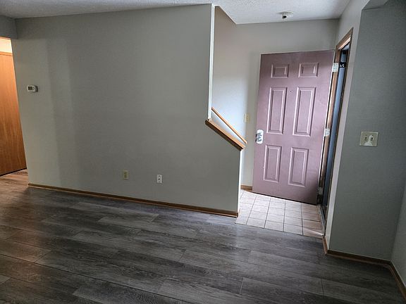 3rd image of 2472 Carolina Ave