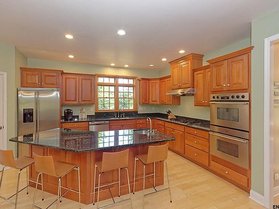 2nd image of 12 Riverwind Dr