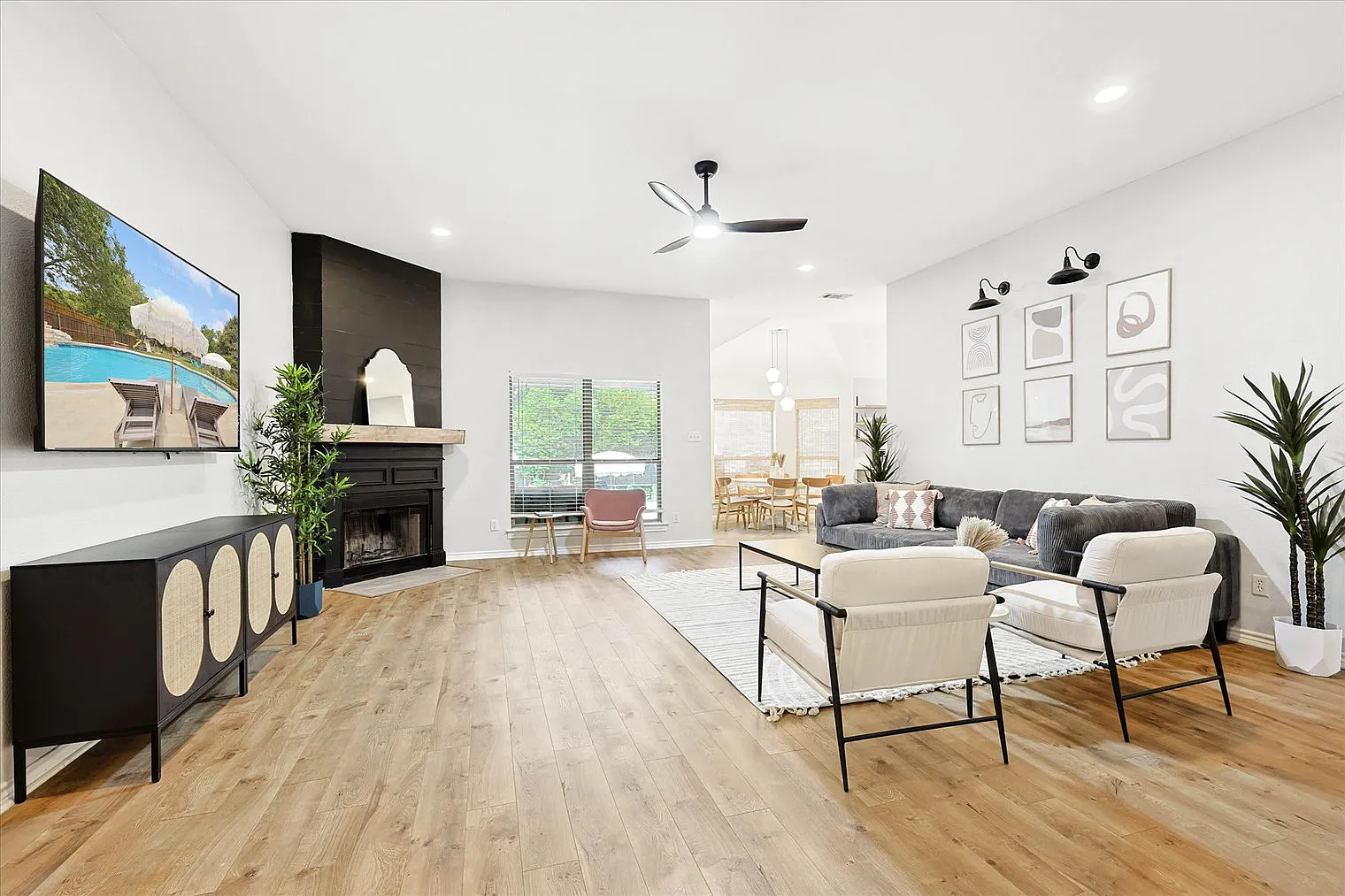 5 bed, 2.0 bath, 2389 sqft, $11,424 — Photo 3