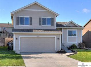 19511 Gail Ave, Omaha, NE 68135