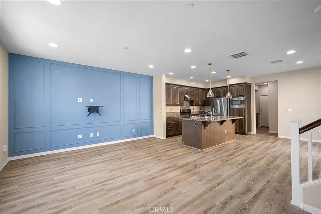 4 bed, 1710 sqft, $5,200 — Photo 4
