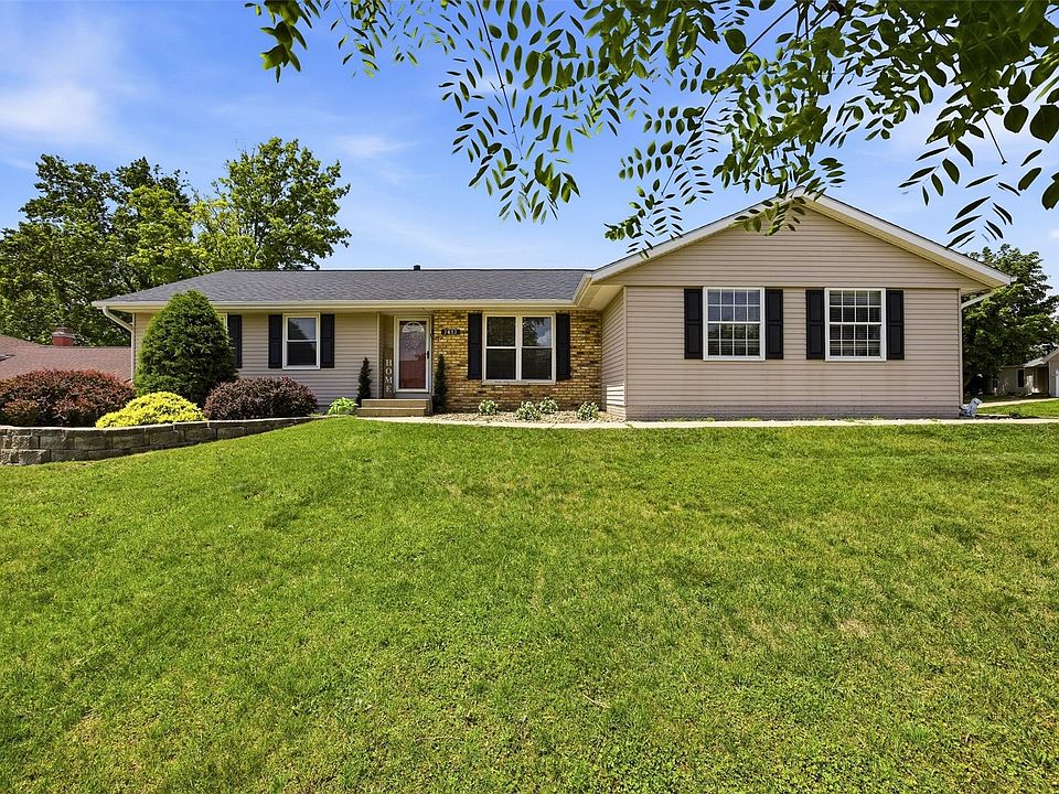 1st image of 7417 Parkwood Ln NE