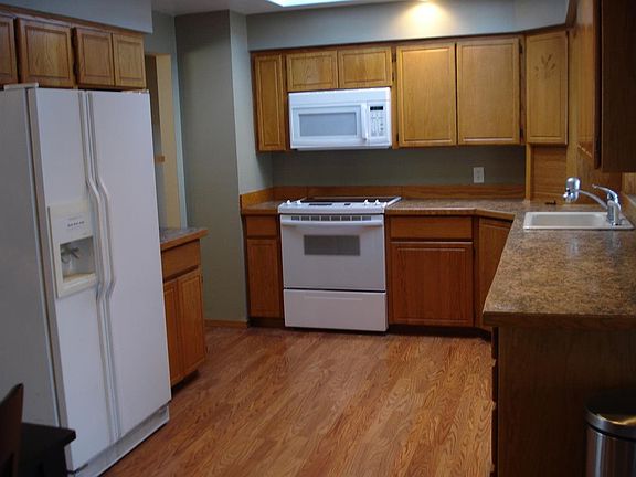 4th image of 2717 E 39th Ave