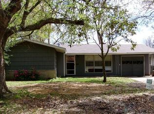 5427 W Groves Cir, Groves, TX 77619