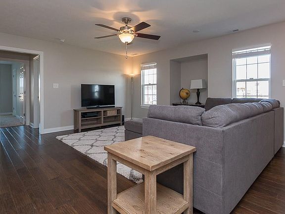 5th image of 9756 Clover Ct Unit 100