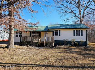 827 Deer Lodge Hwy, Sunbright, TN 37872