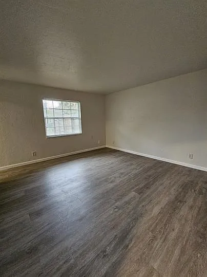 3005 Gordon St — Photo 5