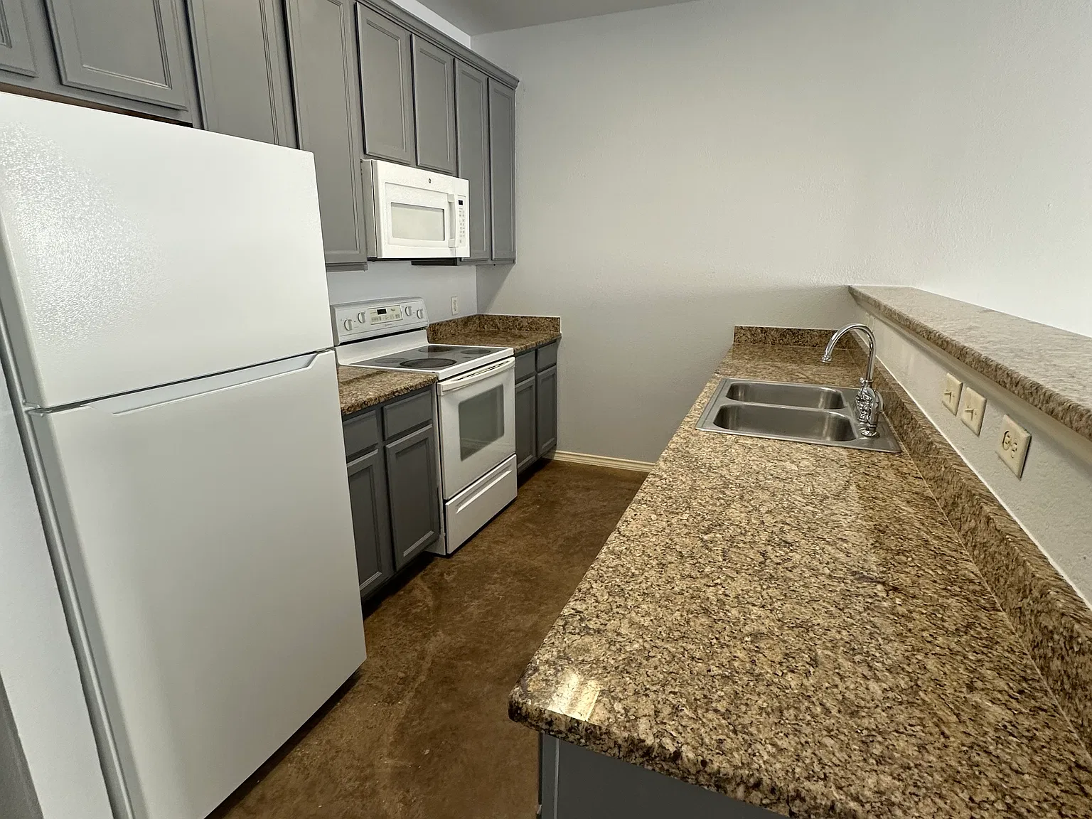 3 bed, 2.5 bath, 1420 sqft, $1,400 — Photo 4