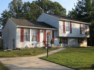 10 Drexel Gate Dr, Sicklerville, NJ 08081