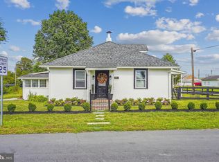 8592 Clifton St, Marshall, VA 20115