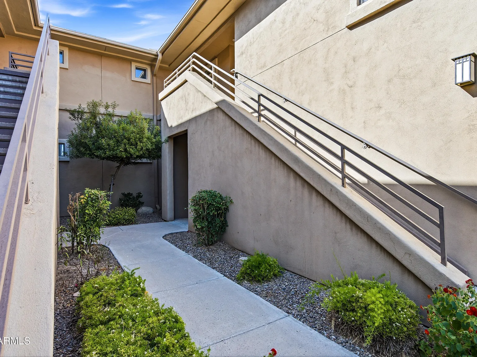 1 bed, 1.0 bath, 798 sqft, $1,450 — Photo 2