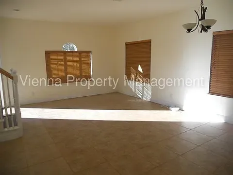 18 Striped Moss Ct — Photo 11