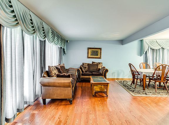 5th image of 10101 S Mayfield Ave