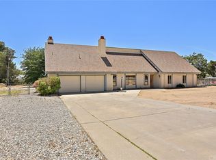 13420 Rincon Rd, Apple Valley, CA 92308