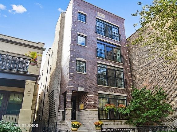 2nd image of 653 W Belmont Ave APT 2