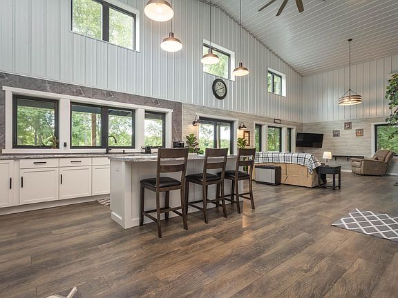 3rd image of 10876 Maple Springs Dr SE