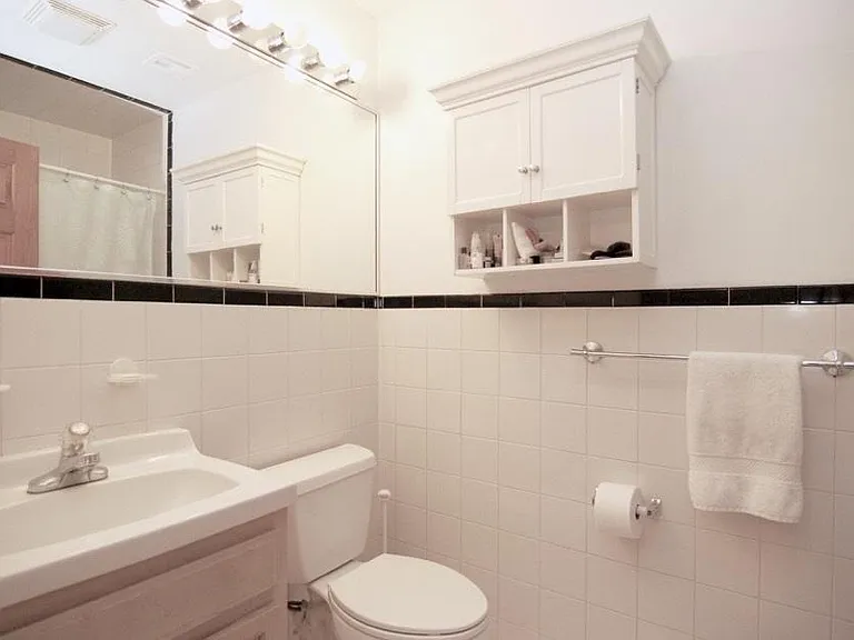 518 Park Ave #2R — Photo 5