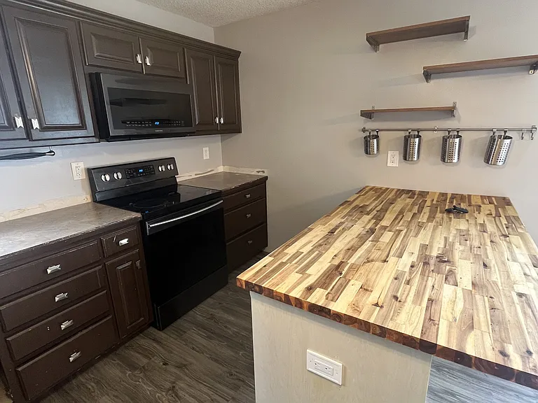723 Iron Horse Dr — Photo 6
