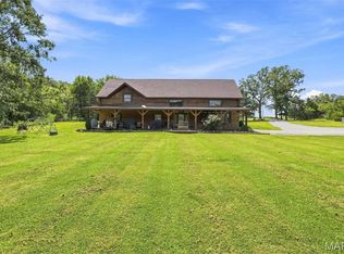 5501 Flatwoods Rd, Farmington, MO 63640