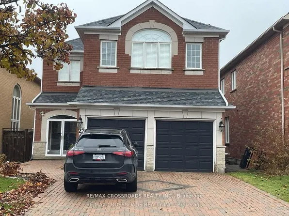 22 Walnut Grove Cres, Richmond Hill, ON L4S 1Y9