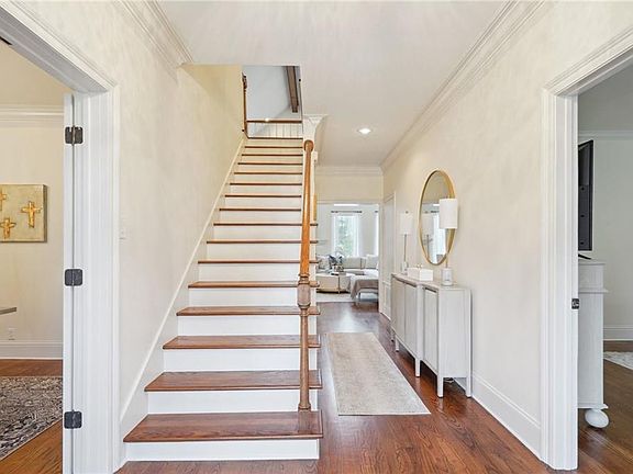 5th image of 532 Beau Chene Dr