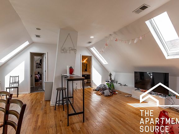 5th image of 1245 W Barry Ave #3