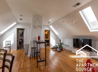 1245 W Barry Ave #T, Chicago, IL 60657