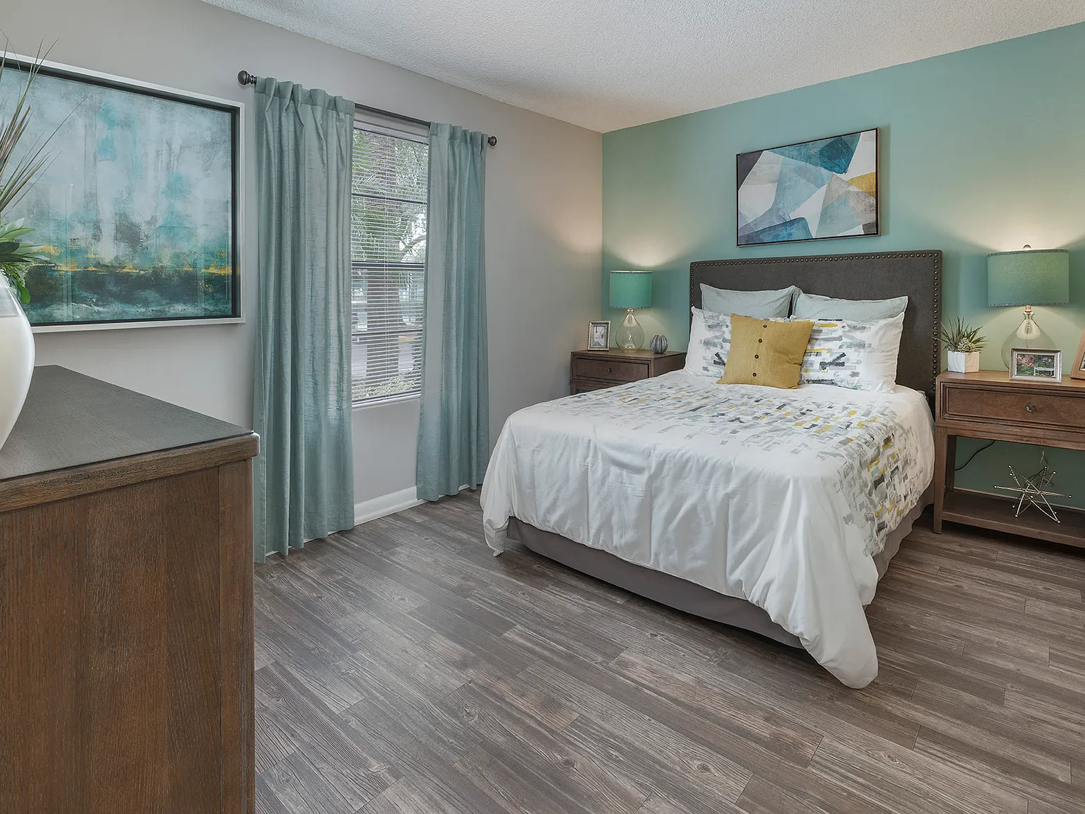 The Woodlands Apartments — Photo 2